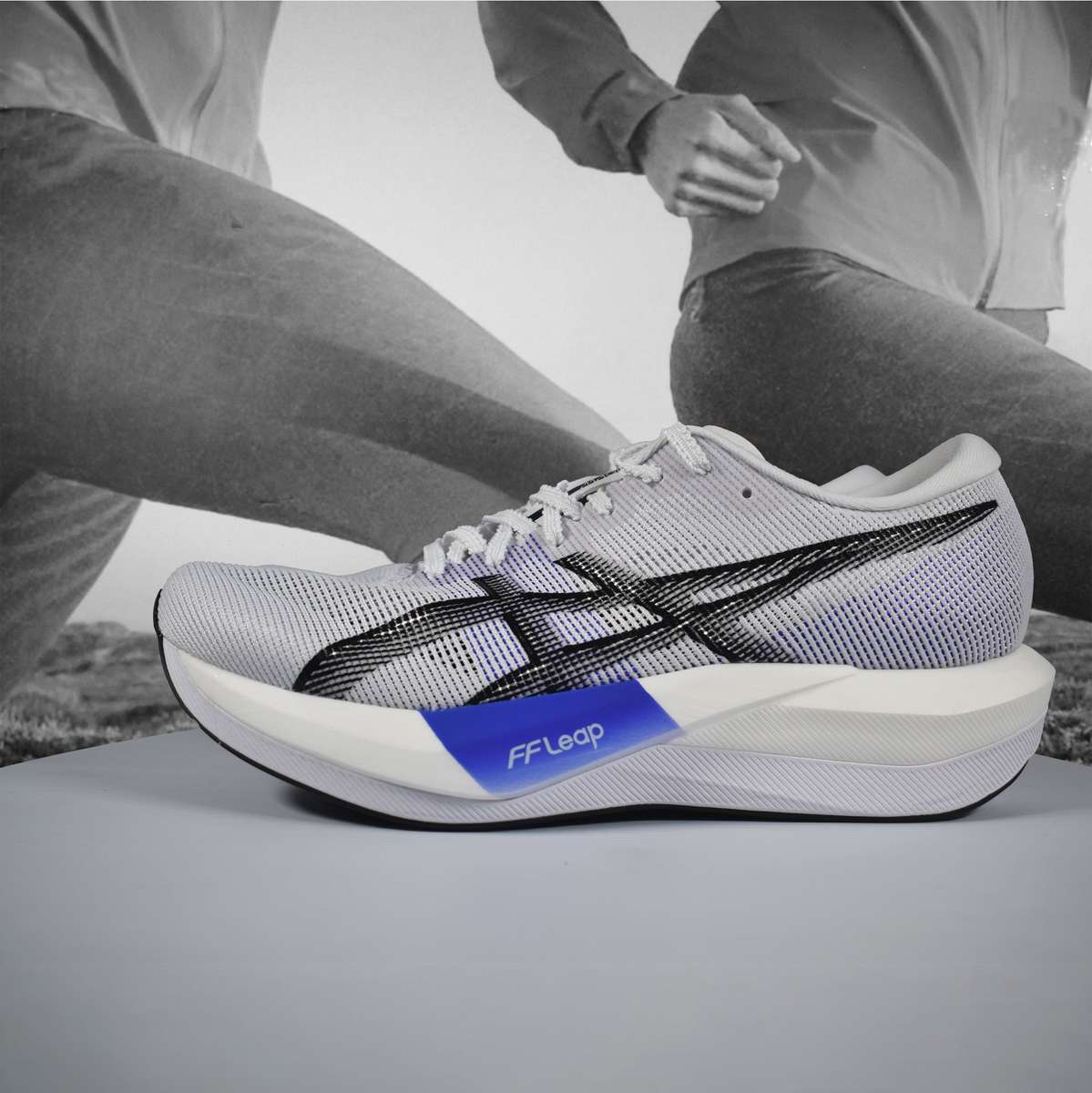 Asics Magic Speed 5 Unisex Road Running Shoes  White/Black