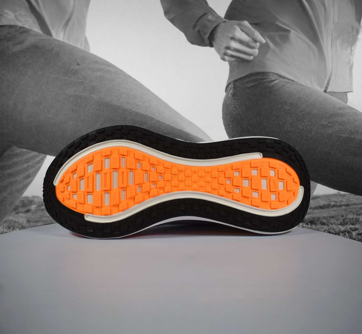 Nike VOMERO PLUS Mens Road Running Shoe