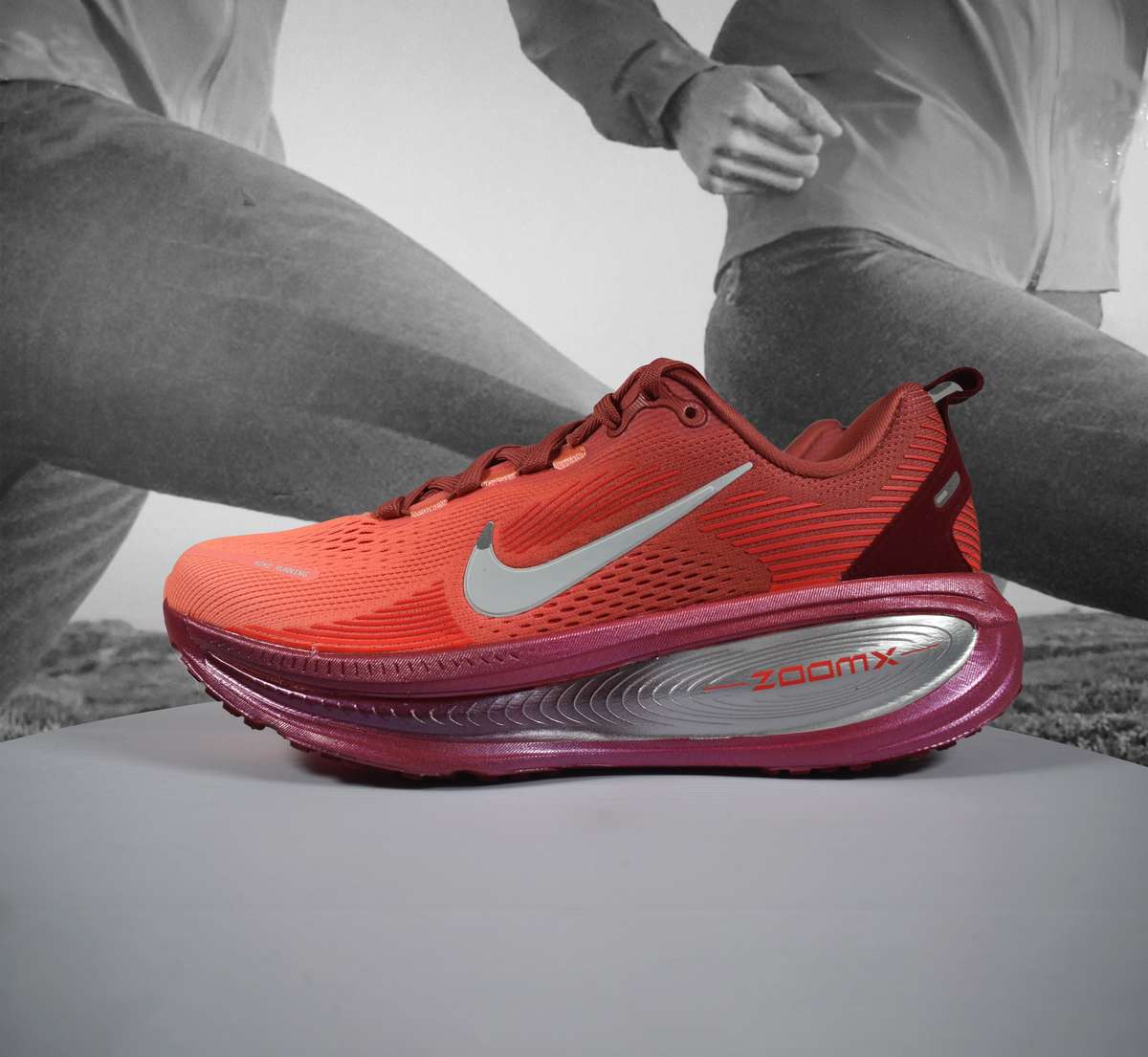 Nike VOMERO 18 SE2 Womens Running Shoes