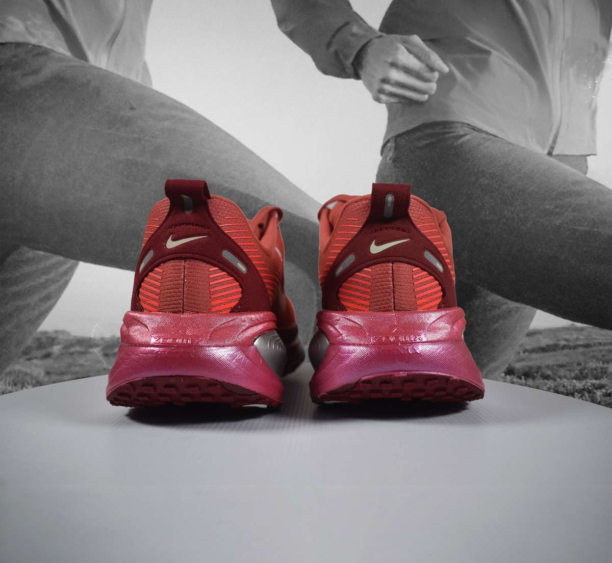 Nike VOMERO 18 SE2 Womens Running Shoes