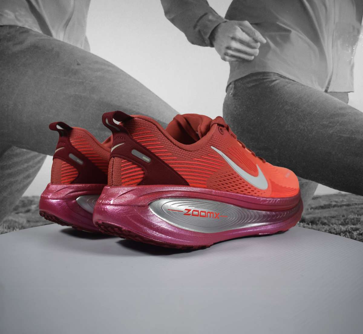 Nike VOMERO 18 SE2 Womens Running Shoes