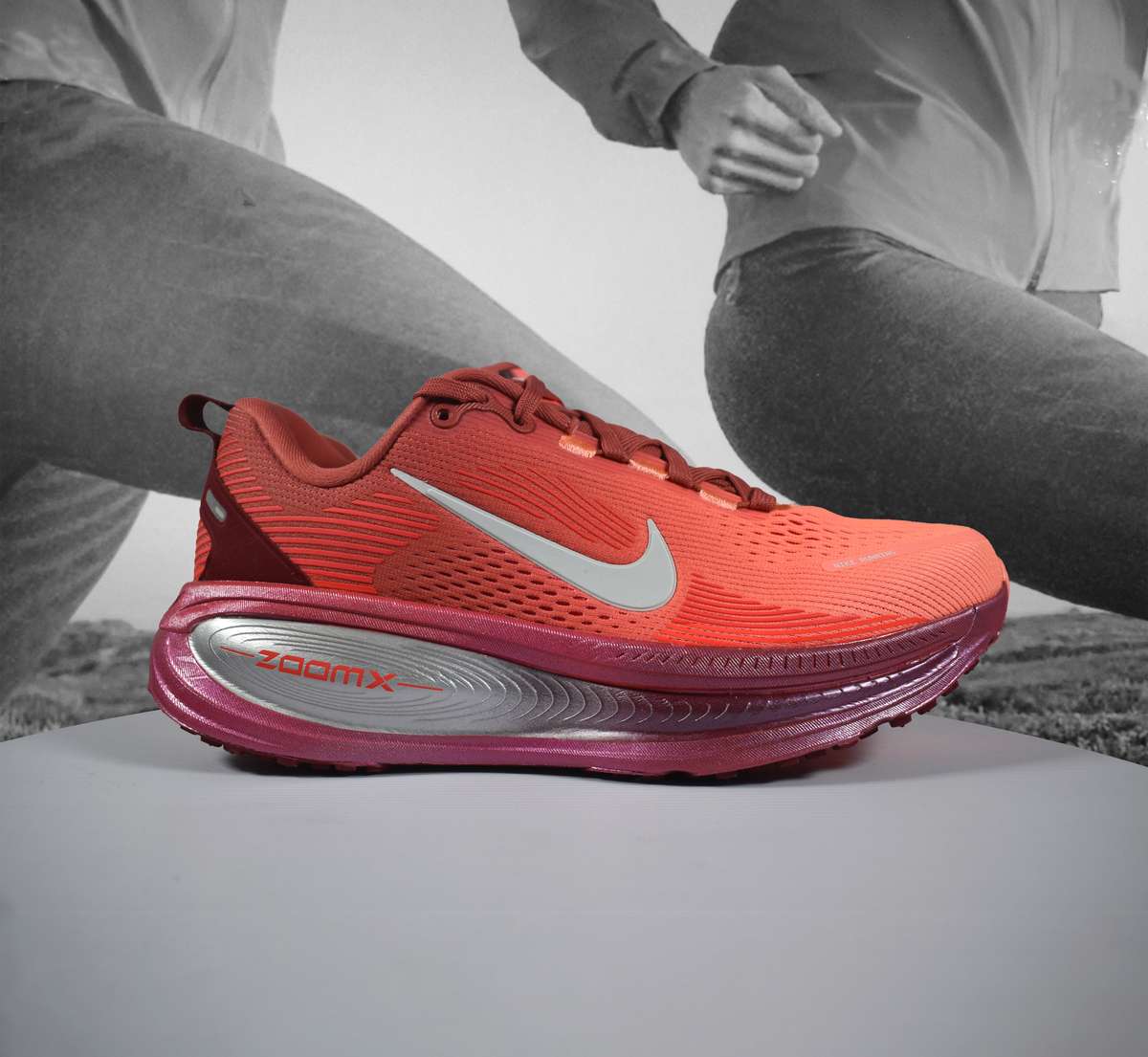Nike VOMERO 18 SE2 Womens Running Shoes