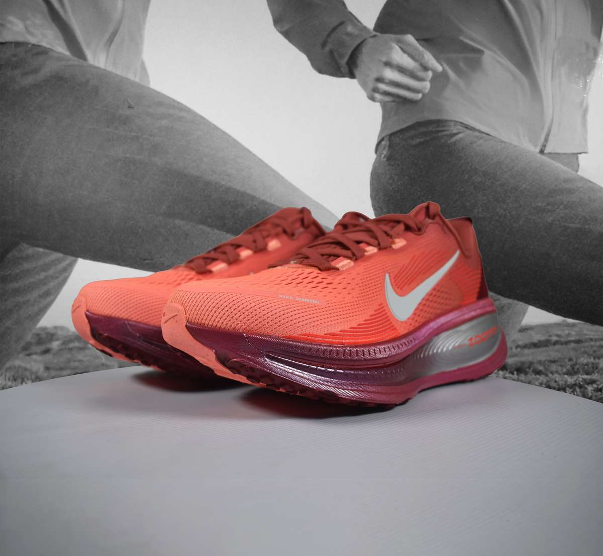 Nike VOMERO 18 SE2 Womens Running Shoes