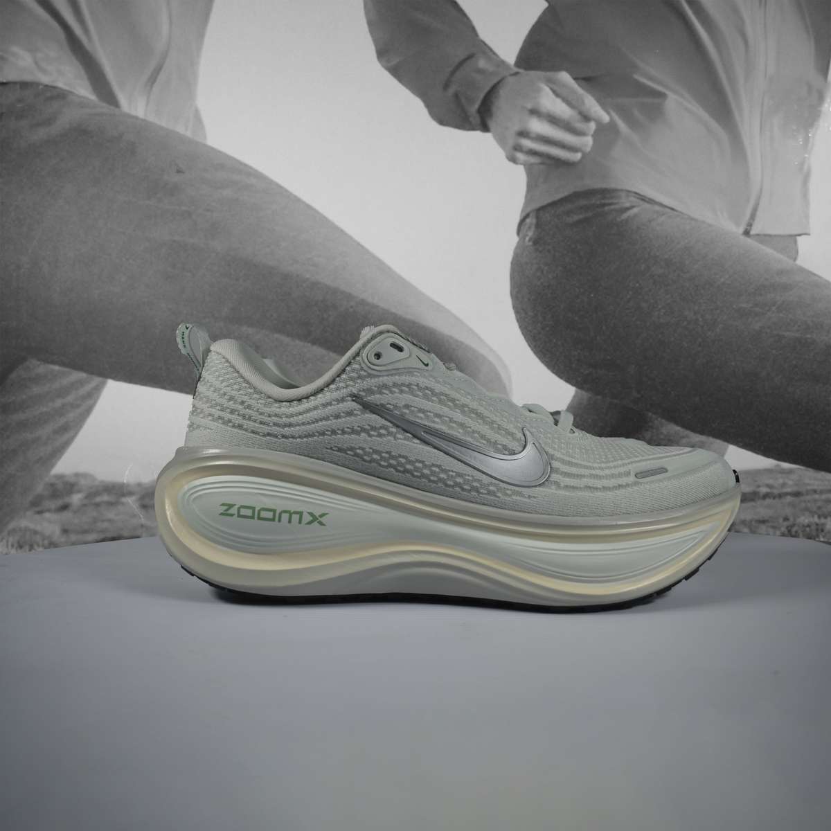 Nike Vomero Plus Womens Running Shoes