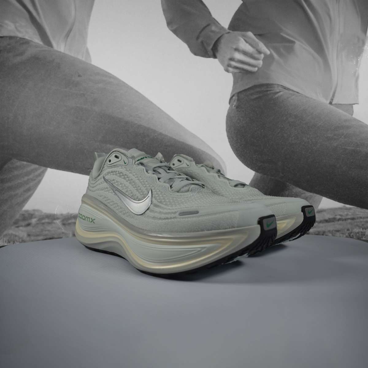 Nike Vomero Plus Womens Running Shoes