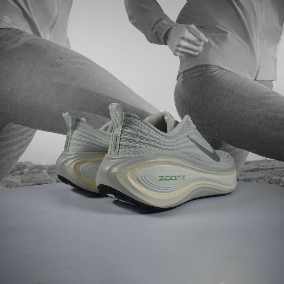 Nike Vomero Plus Womens Running Shoes