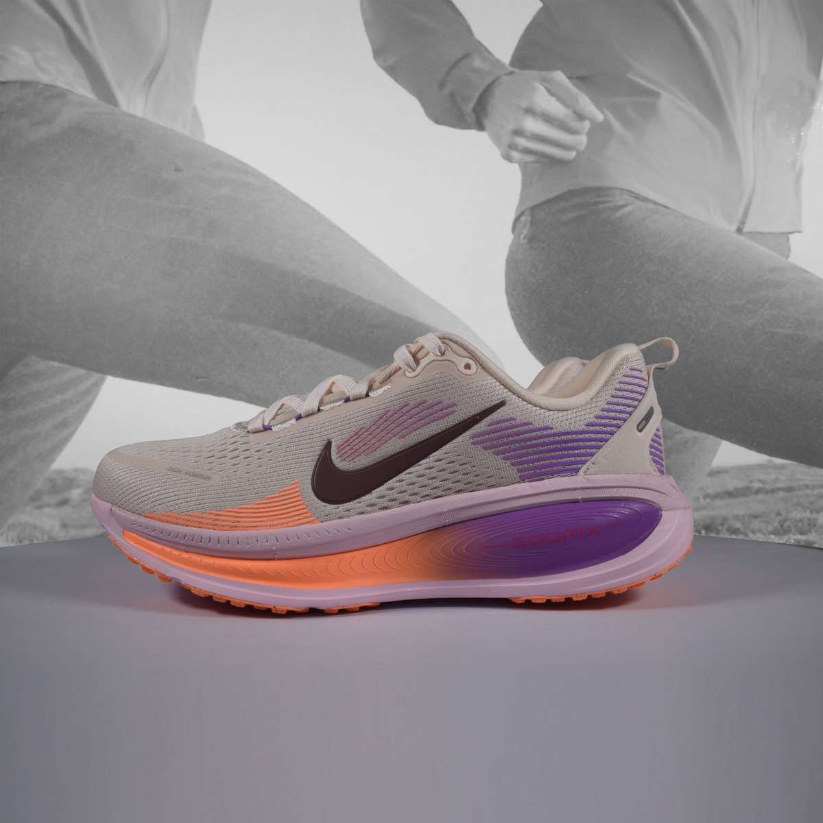 Nike Vomero 18 Womens Road Running Shoes