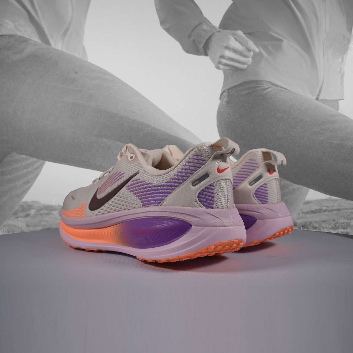 Nike Vomero 18 Womens Road Running Shoes