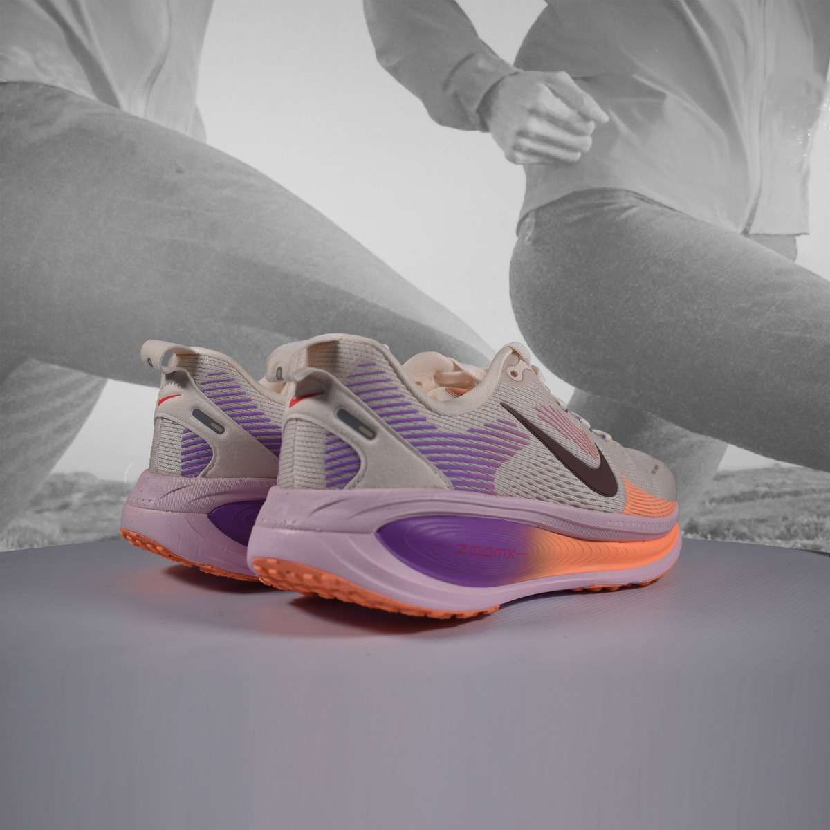 Nike Vomero 18 Womens Road Running Shoes