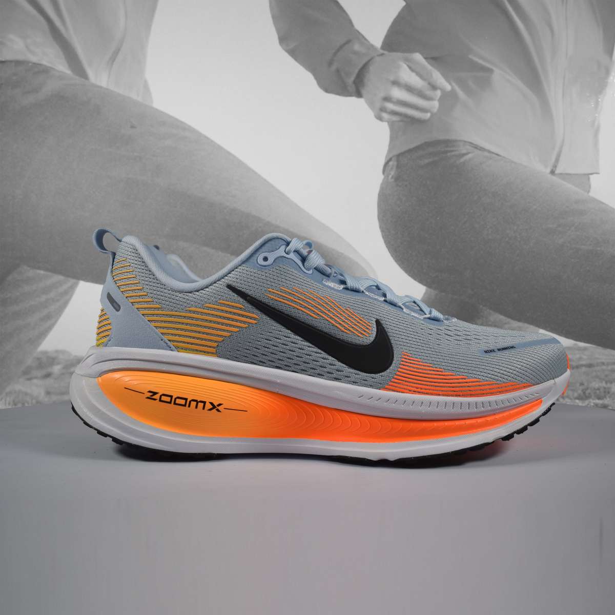 Nike VOMERO 18 Mens Running Shoes