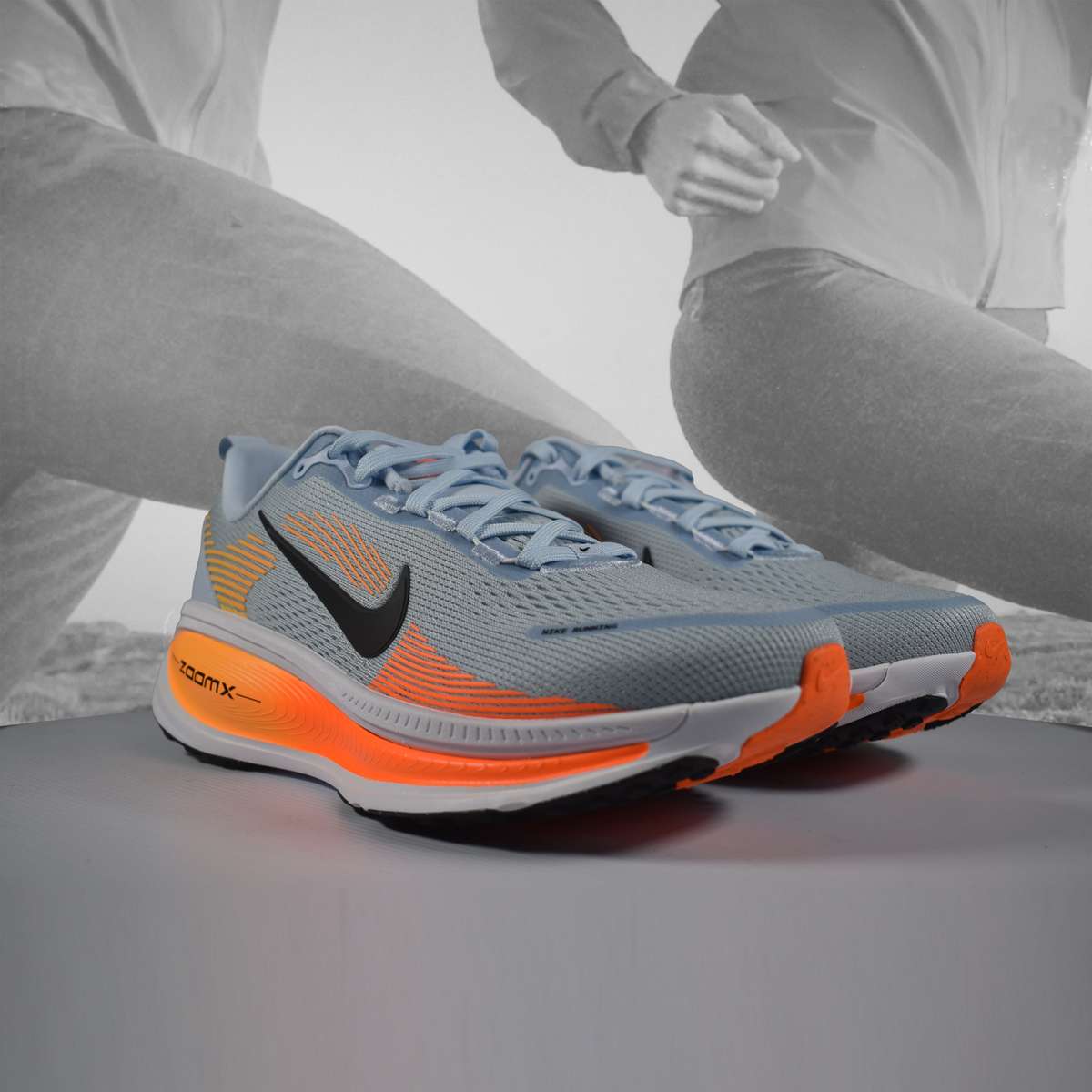 Nike VOMERO 18 Mens Running Shoes