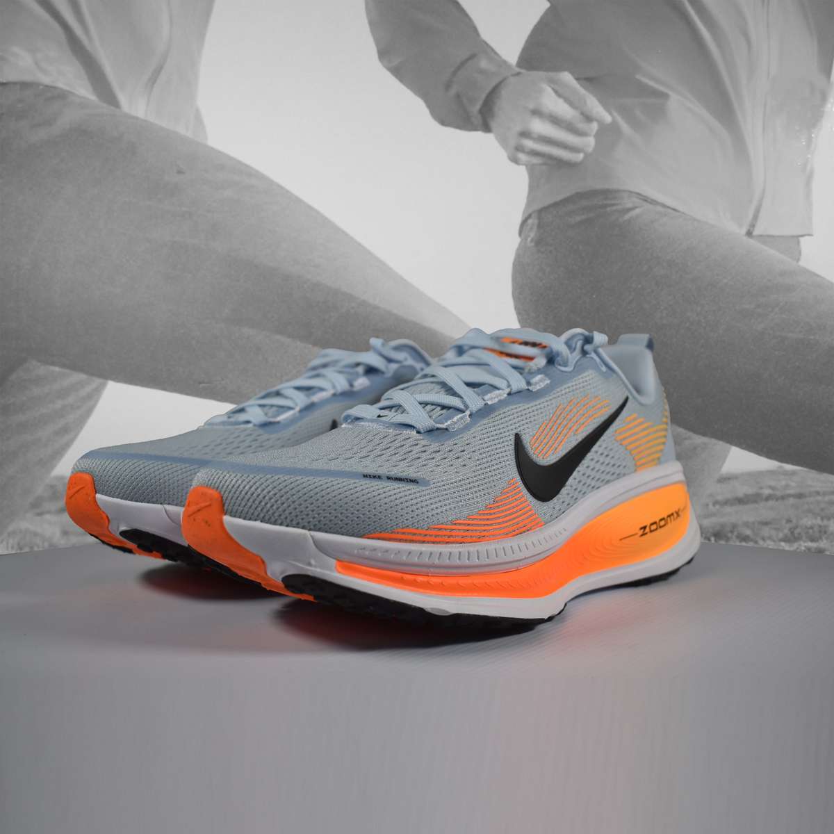 Nike VOMERO 18 Mens Running Shoes