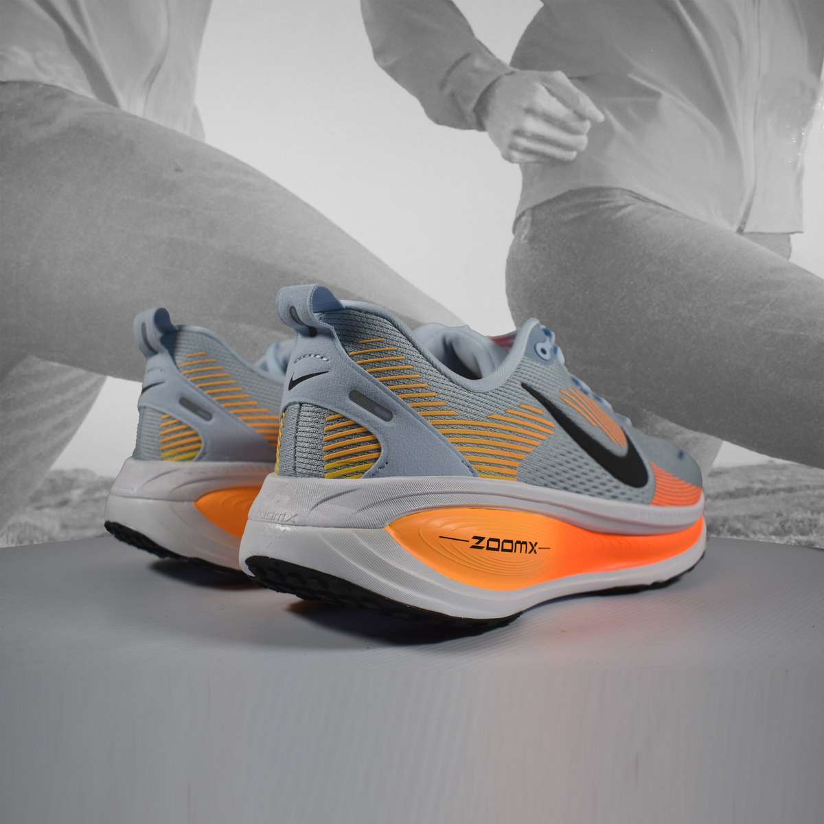 Nike VOMERO 18 Mens Running Shoes