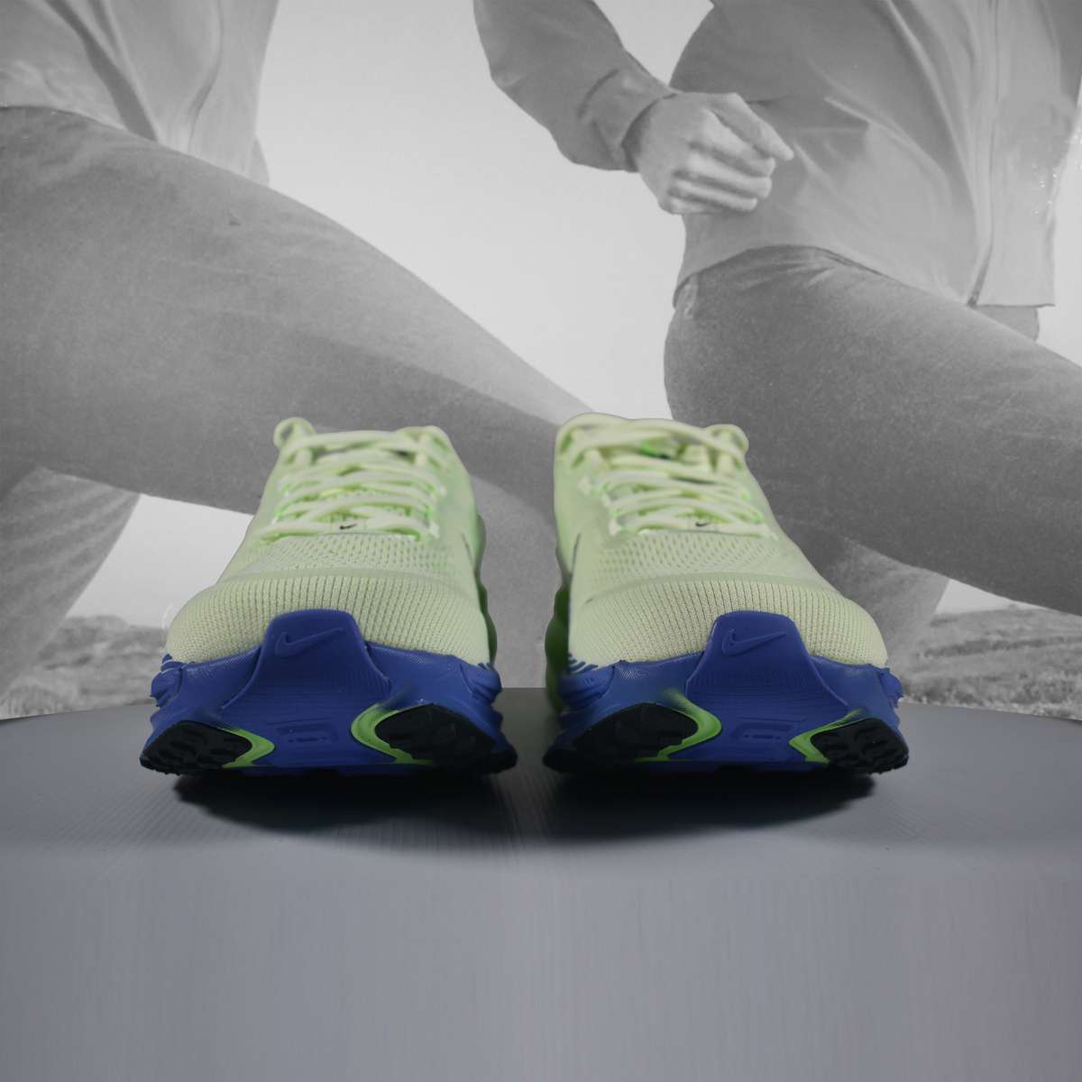 Nike VOMERO 18 Mens Neutral Running Shoes