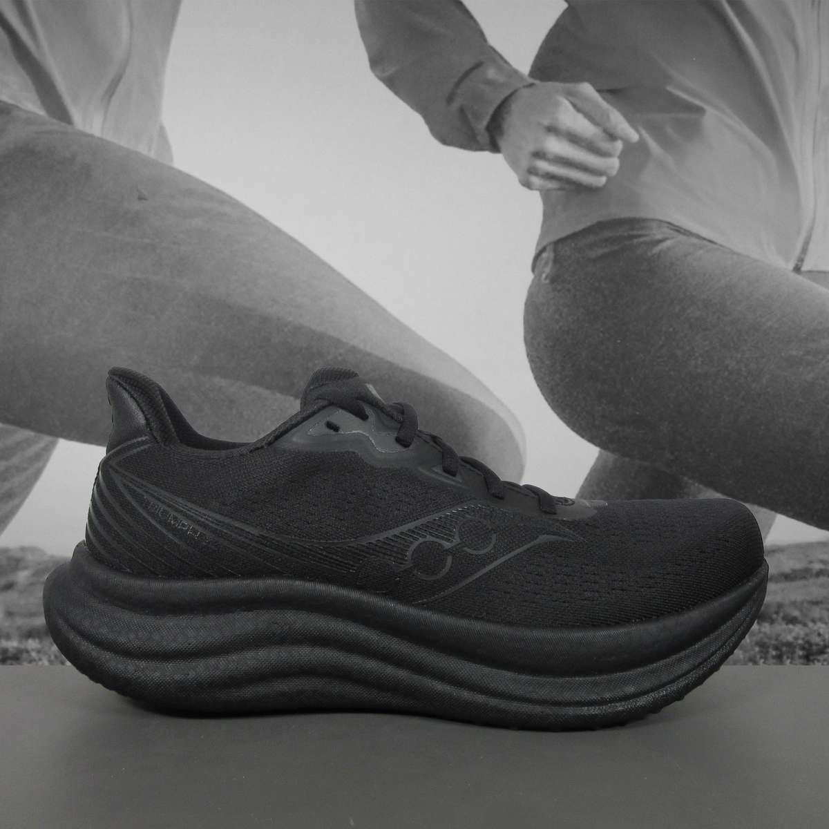 Saucony Triumph 23 Mens Running Shoes  Black/Black