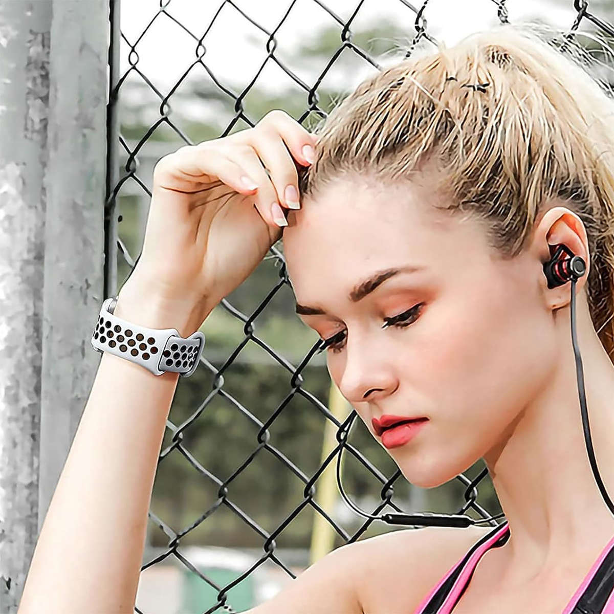 XO BT08B Apple Watch Adjustable Sports Silicone Strap 42/44/45/49mm