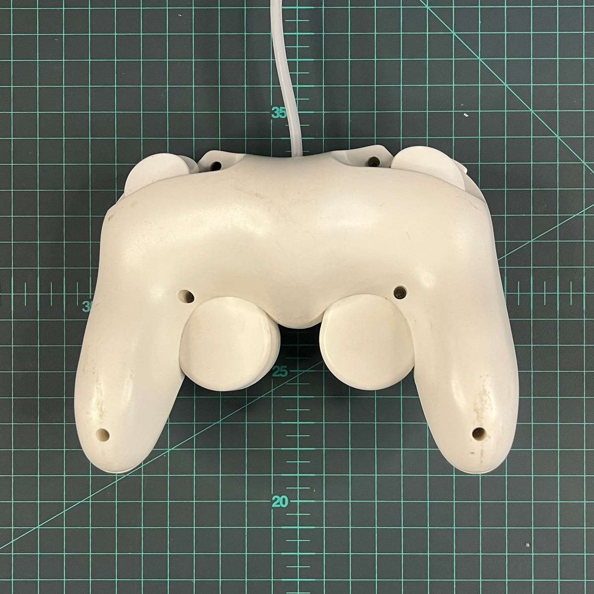 Logic 3 Generic Gamecube Controller | White | Game Cube | Nintendo | Used Accessories