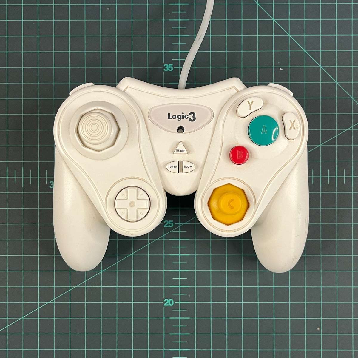 Logic 3 Generic Gamecube Controller | White | Game Cube | Nintendo | Used Accessories
