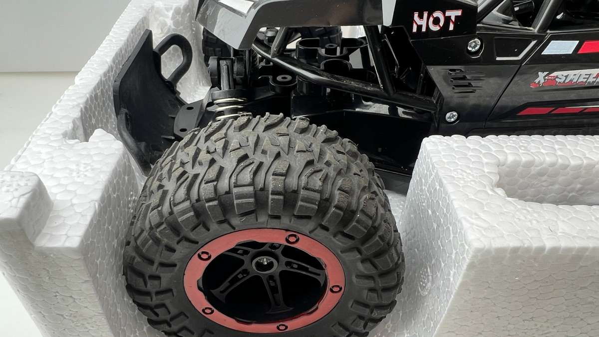 JJRC Shadow Chaser Remote Control Car With Rechargeable Lithium Battery (Demo Unit/In Box)