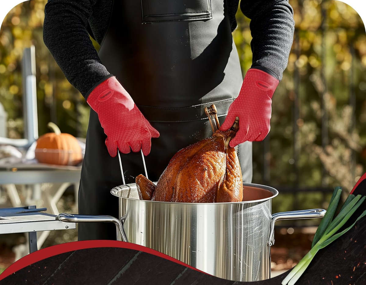 Heat Resistant Silicone Cooking Glove  Non-Slip, Waterproof, Flexible Grip - 1pc