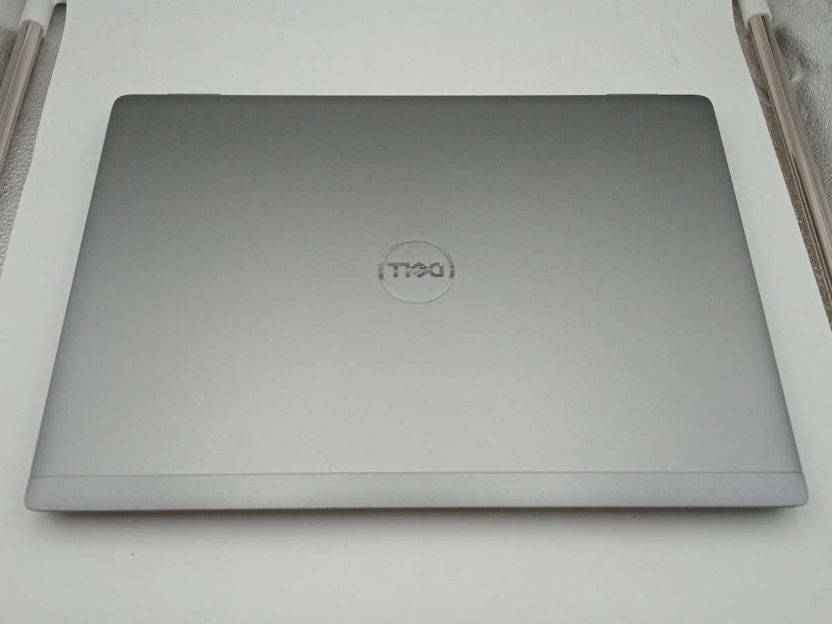 Dell Latitude 7440 i5 13th Gen 14" Laptop - Gold Choice