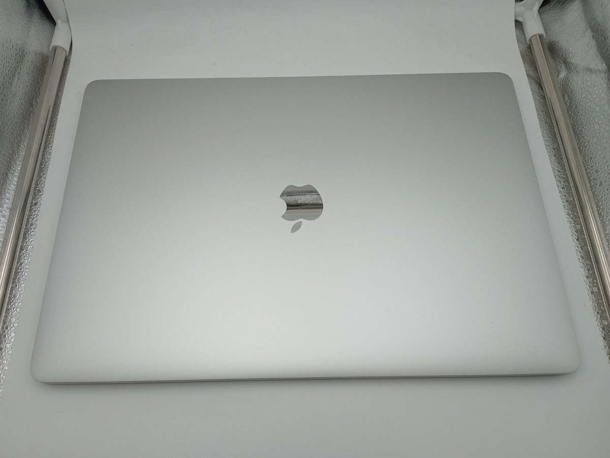 Apple MacBook Pro 15 Inch, A1707 2017 i7 Quad Core