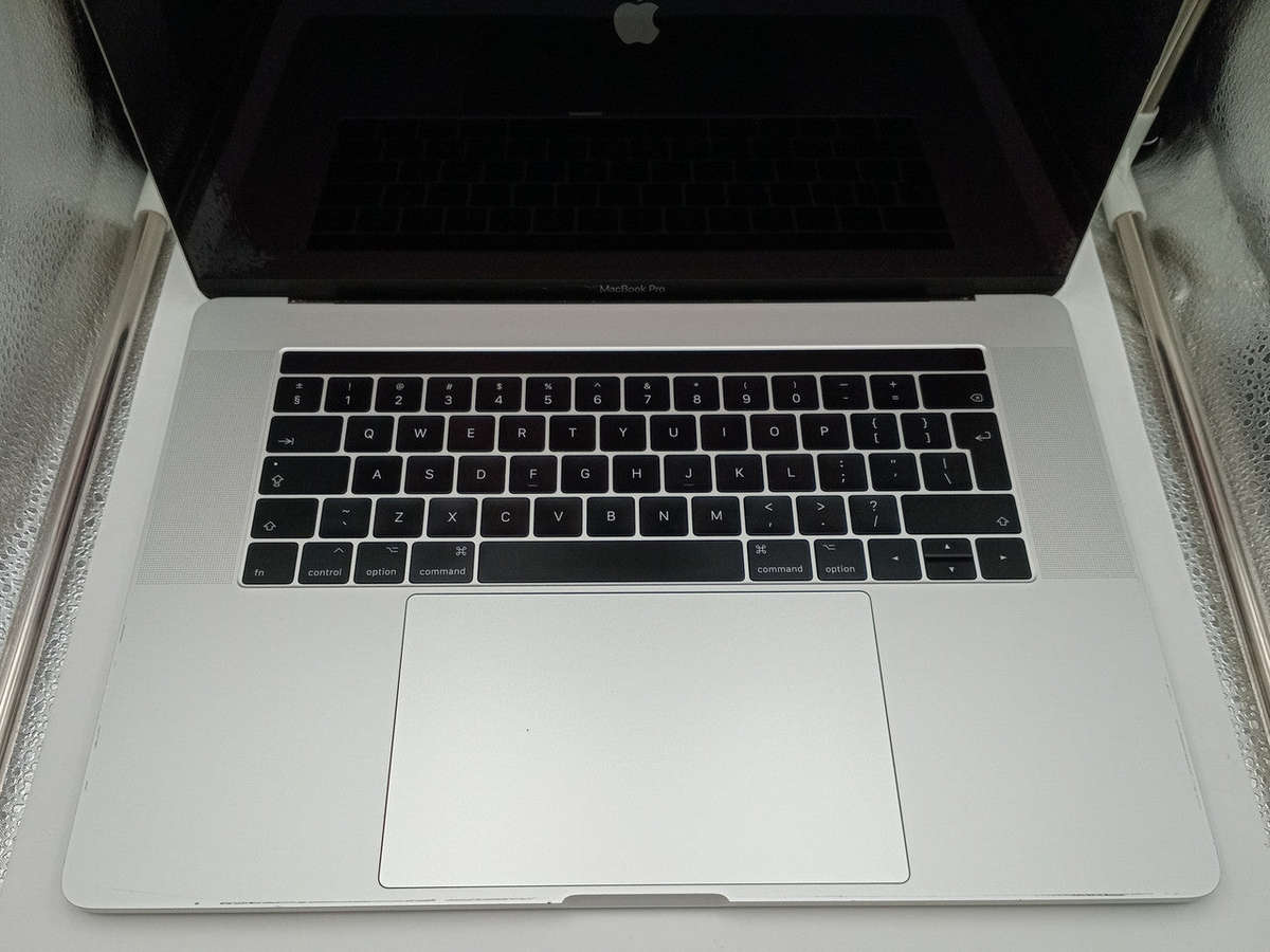 Apple MacBook Pro 15 Inch, A1707 2017 i7 Quad Core