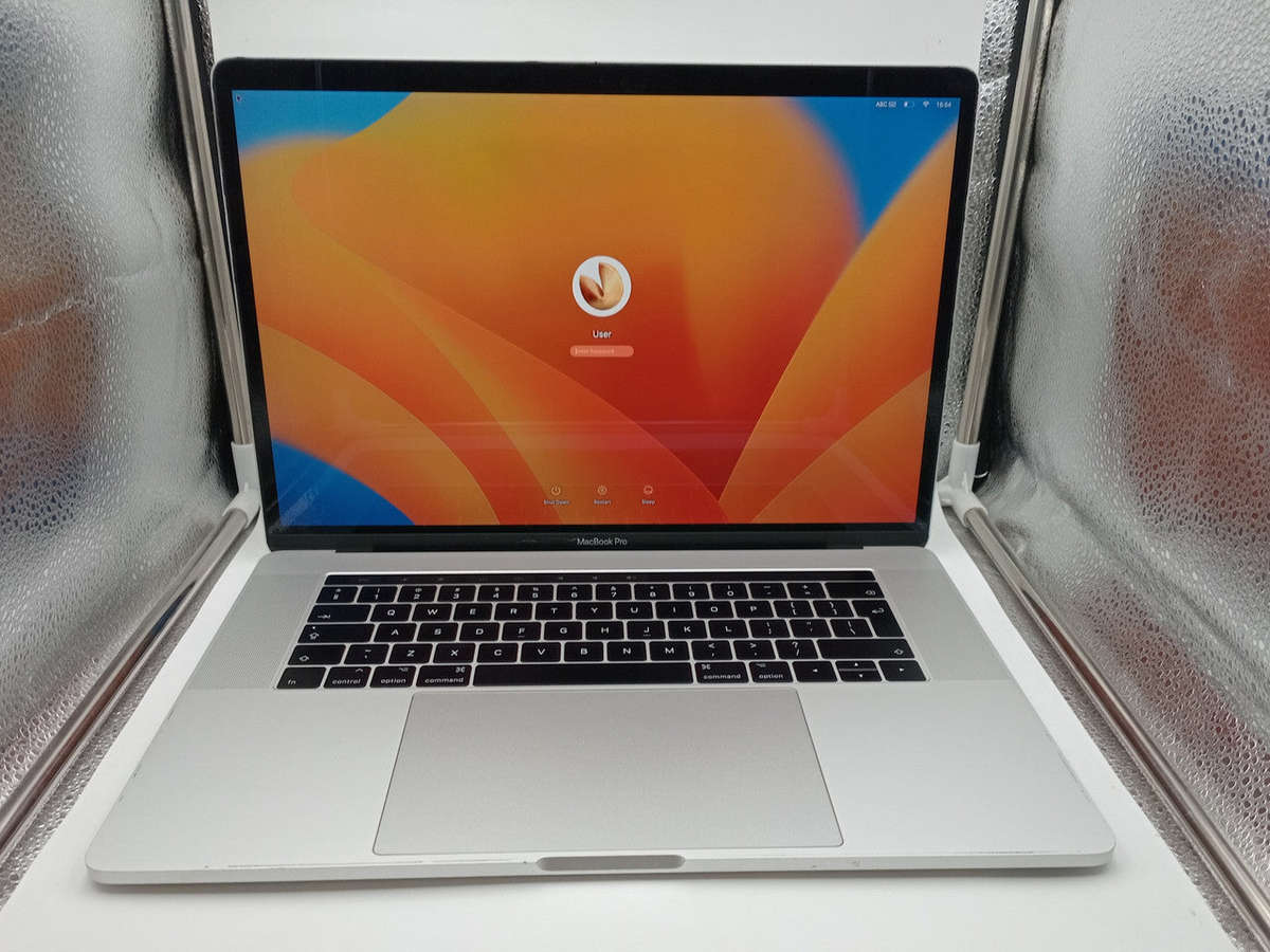 Apple MacBook Pro 15 Inch, A1707 2017 i7 Quad Core