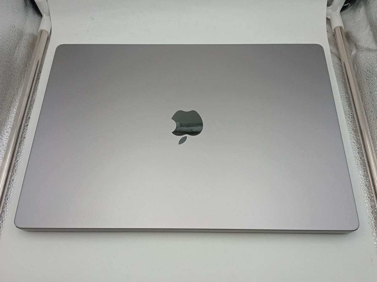 Apple MacBook A2485 M1 Pro 16-inch 2021 - Gold Essential