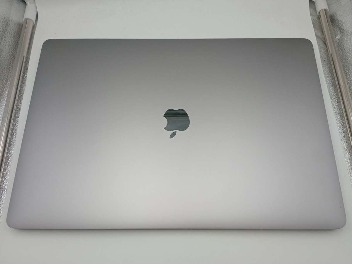 Apple MacBook Pro 16-inch, A2141 Late 2019 i7 6-Core