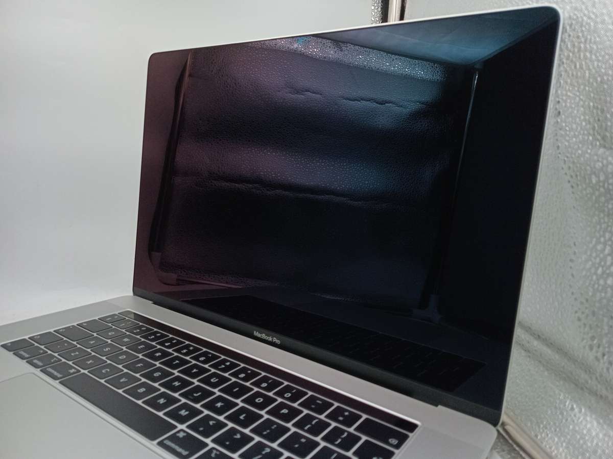 Apple MacBook Pro 15-inch, A1990 Mid 2018 i7 6-Core