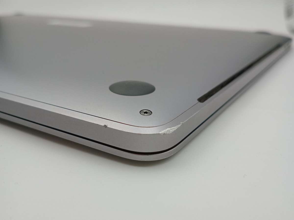 Apple MacBook Pro 15-inch, A1990 Mid 2018 i7 6-Core