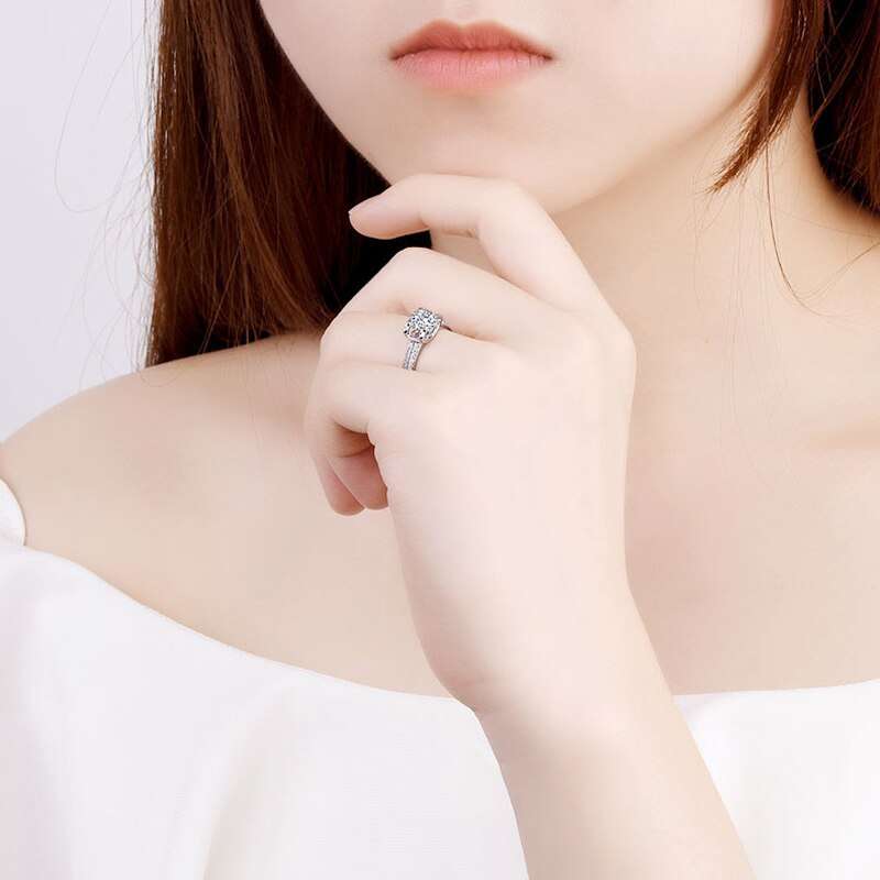 1.0Ct 6.5mm Round Brilliant Cut Adjustable Moissanite Ring - Resizable