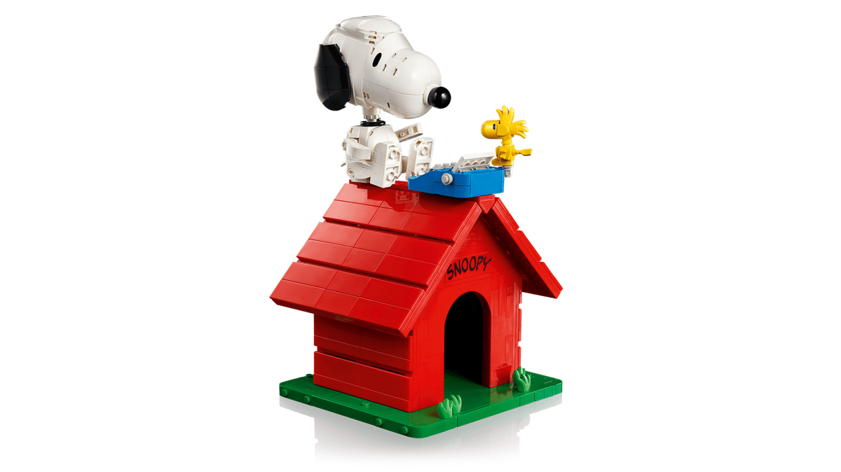 LEGO® Ideas Peanuts: Snoopys Doghouse (21368)