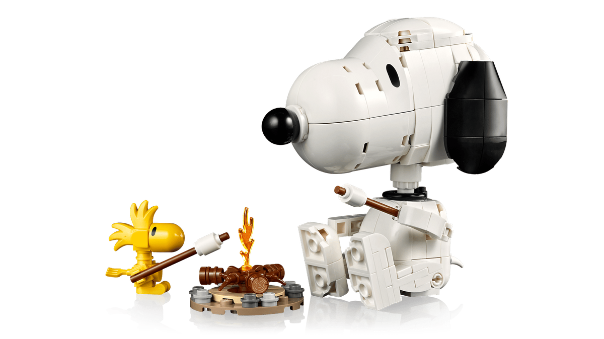 LEGO® Ideas Peanuts: Snoopys Doghouse (21368)