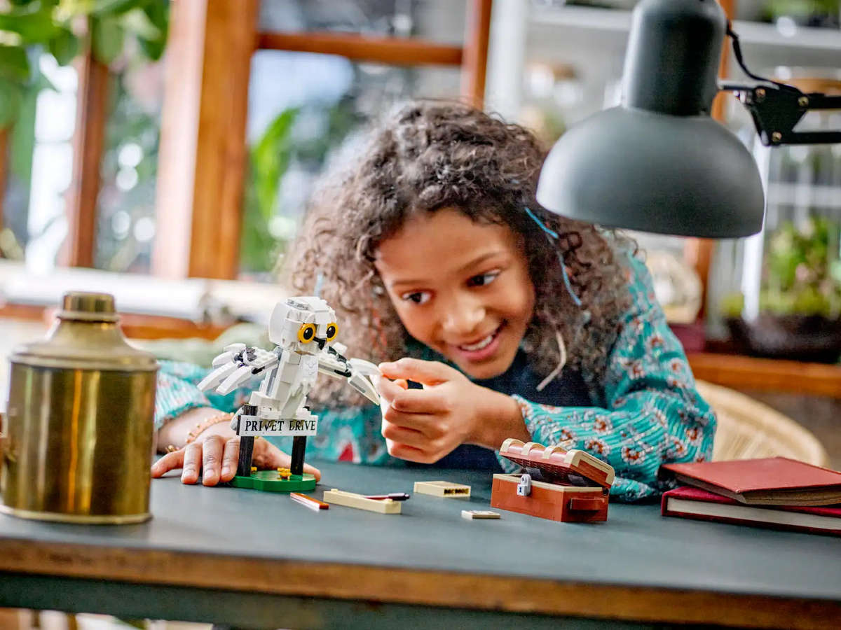 LEGO® Harry Potter Hedwig at 4 Privet Drive (76425)