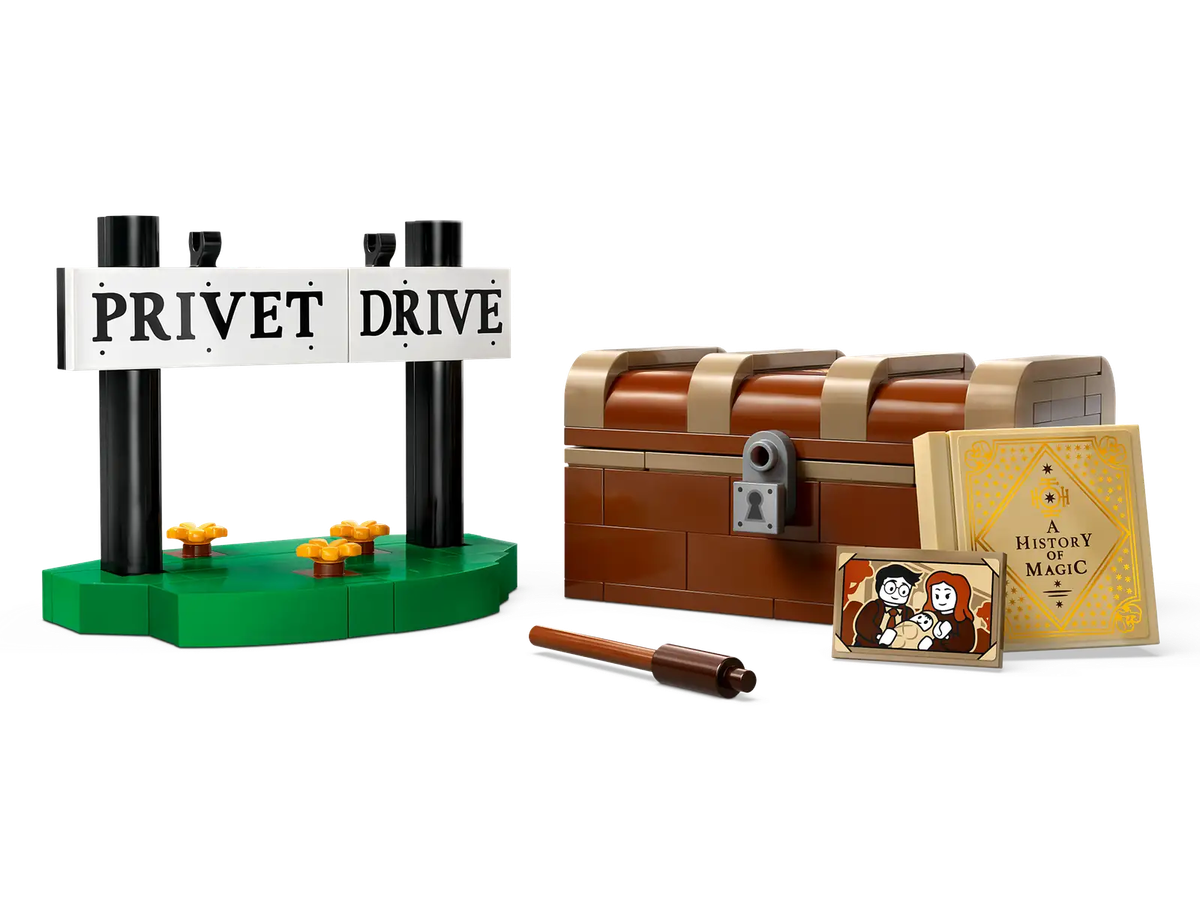 LEGO® Harry Potter Hedwig at 4 Privet Drive (76425)