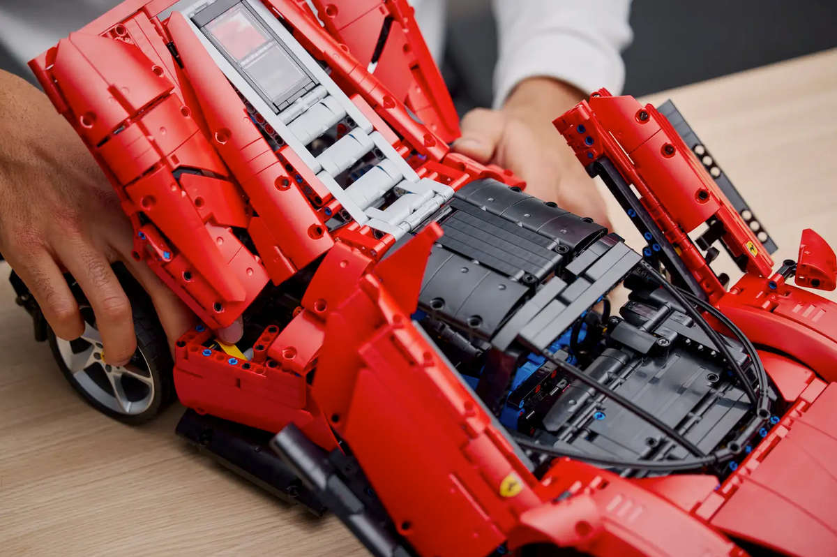 LEGO  42143 Technic Ferrari Daytona SP3