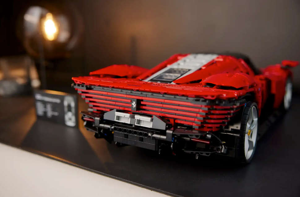 LEGO  42143 Technic Ferrari Daytona SP3