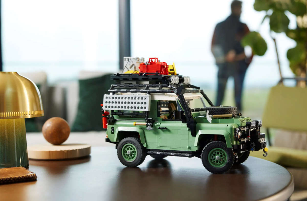 LEGO® Icons - Land Rover Classic Defender 90 (10317)