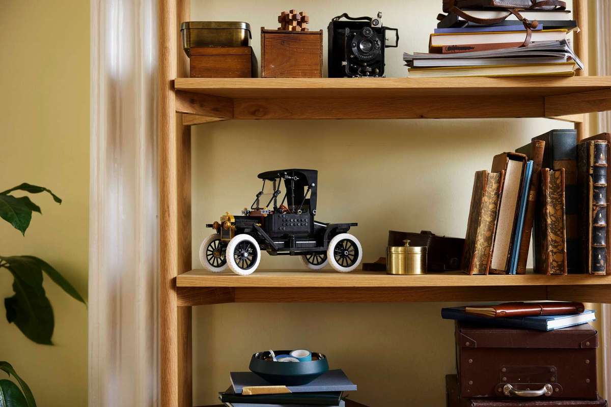 LEGO® Icons Ford Model T (11376)