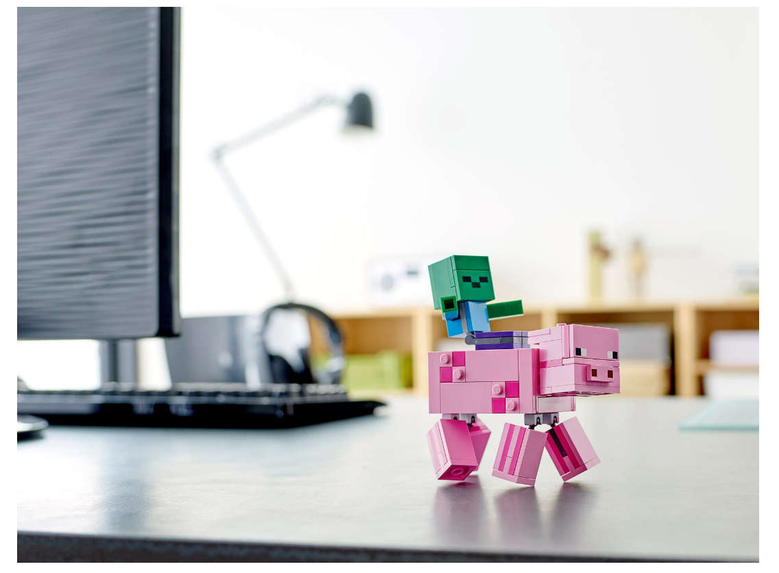 LEGO Minecraft 21157 BigFig Pig with Baby Zombie