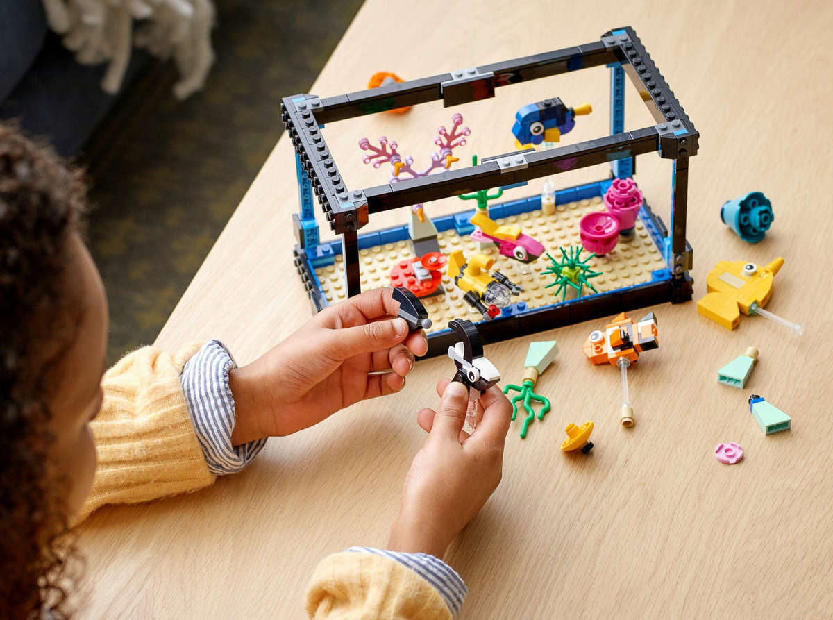 LEGO Creator 3-in-1 31122 Fish Tank