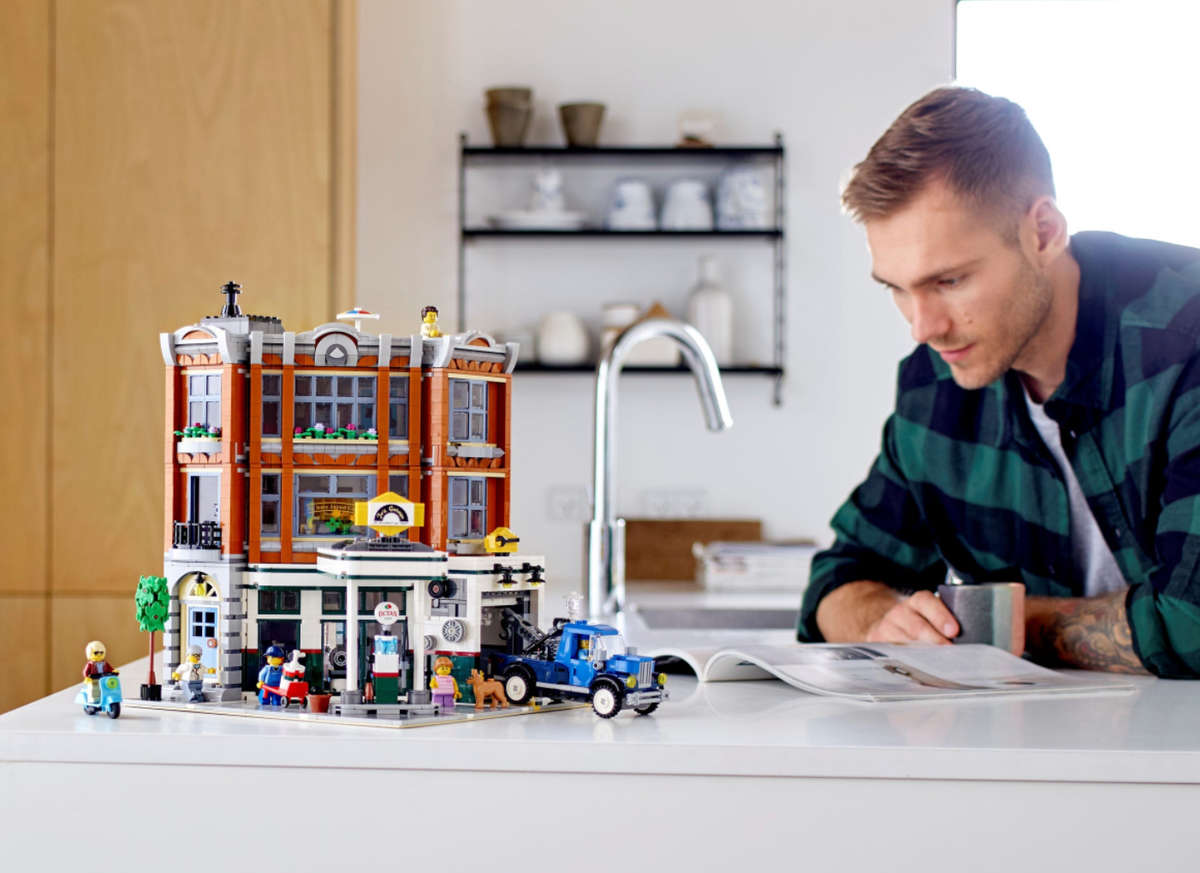 LEGO Creator Expert 10264 Corner Garage