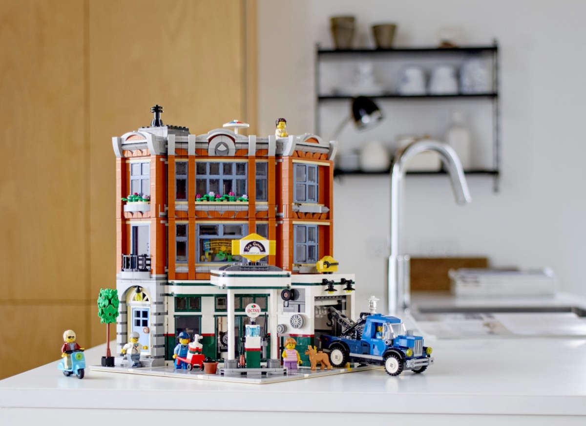 LEGO Creator Expert 10264 Corner Garage