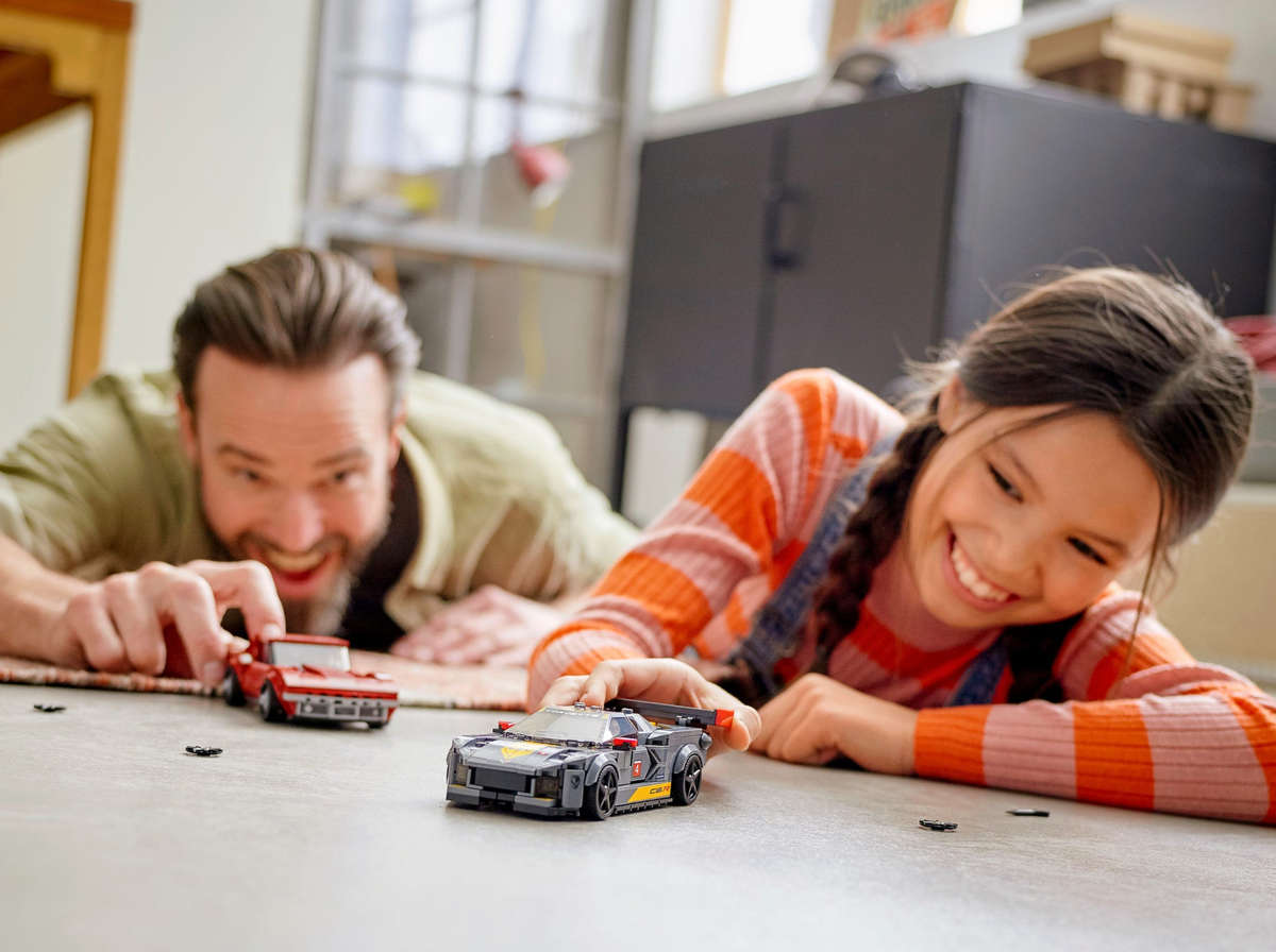 LEGO 76903 Speed Champions Chevrolet Corvette C8.R Race Car and 1969 Chevrolet Corvette