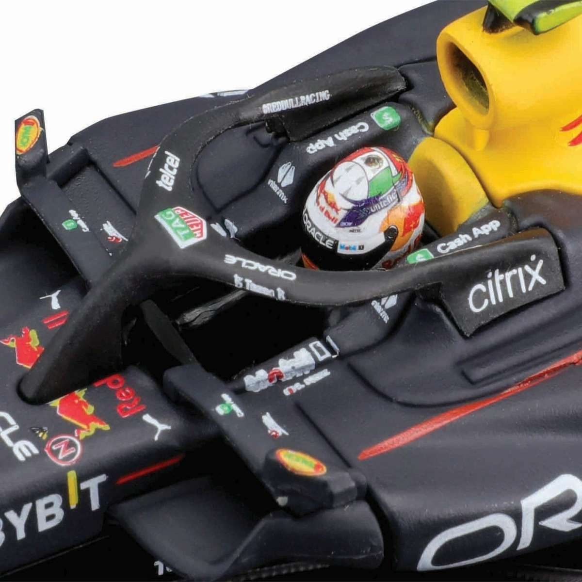 #1 Max Verstappen 1/43 RED BULL F1 RB18 2022 WITH HELMET - COLLECTORS HARD CASE Bburago