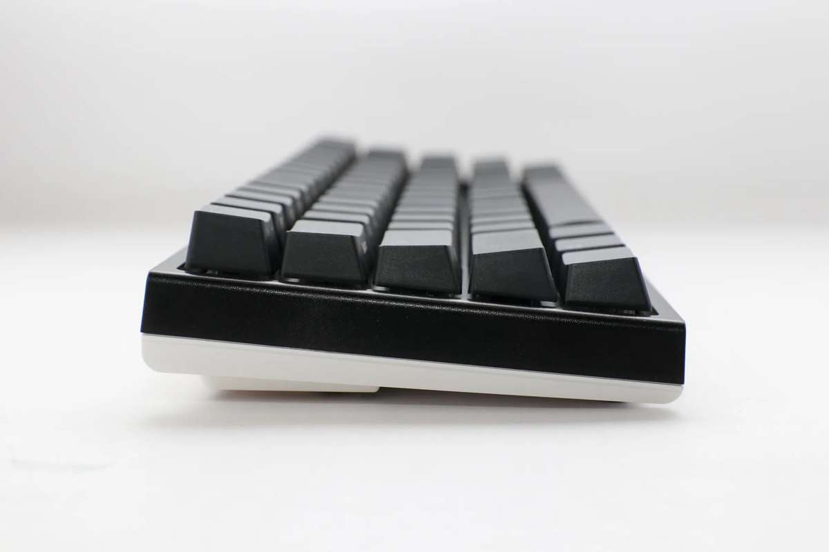 Rct PC Ducky Keyboard One 2 Pro 60% Mechanical Keyboard; RGB; Pbt Double Shot Keycaps Cherry Black .