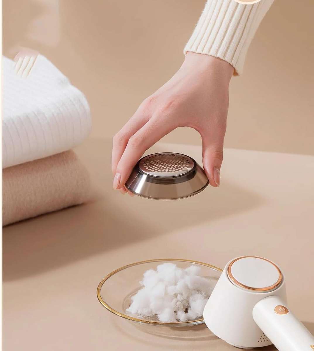 Rechargeable USB Fabric Lint Remover  6-Blade Electric Clothes Shaver