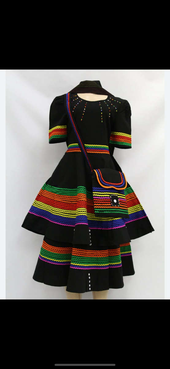 Ladies Traditional Attire 3pc~ Dress, Doek and Bag